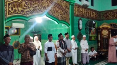 Jemaah Masjid Jami’ Al Falah Gelar Maulid Nabi SAW Bersama Yoppy Karim