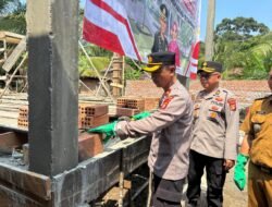 Hasil Donasi Seluruh Personel, Polres Musi Rawas Bedah Rumah Ibu Romlah