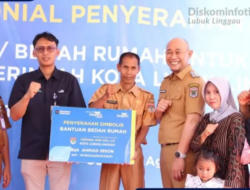Wali Kota Linggau Serahkan Bantuan Bedah Rumah dari PT Taspen