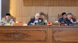 Wako Linggau Dengarkan Pandangan Umum Fraksi Dewan Terhadap 6 Raperda