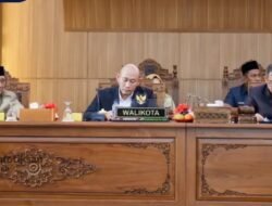 Wako Linggau Dengarkan Pandangan Umum Fraksi Dewan Terhadap 6 Raperda