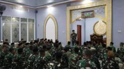 Prajurit Brigif TP 88/Kbk Laksanakan Sholat Tarawih Berjamaah